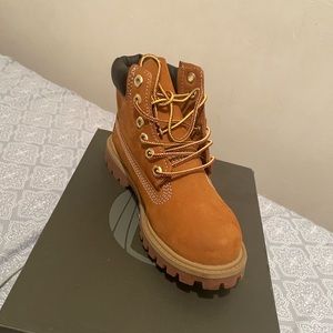 My son only wear it once for a photo shoot !